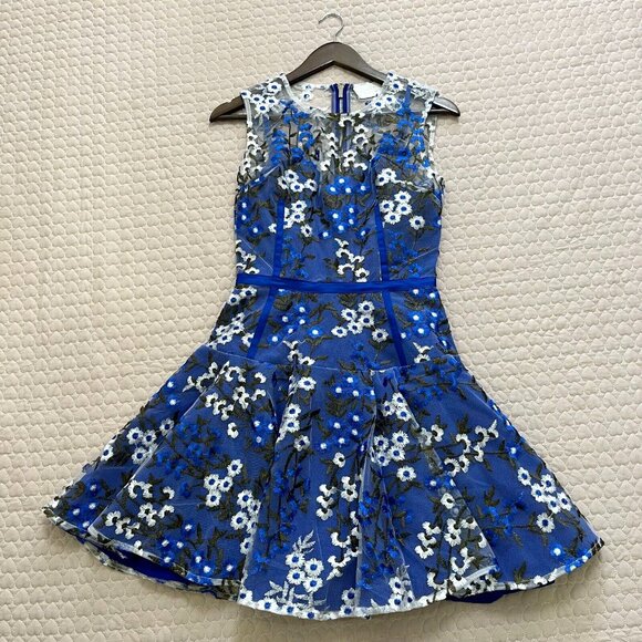 NWT $498 BRONX & BANCO Blue & White Floral Embroidered Mesh Cocktail Dress L 8 - Picture 2 of 12